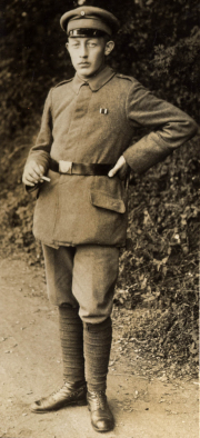 Soldat des III. Bataillons des IV. Thüringischen Infanterie-Regiments 72 in Uniform im Freien