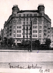 Blick auf das Gebäude des III. Batl. IV Thüring. Inf. Regt. 72 in Warschau, Juli 1915