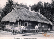 Boratina im Ersten Weltkrieg mit Insassen des III. Batl. IV Thüring. Inf. Regt. 72 in der Nähe des Mannschaftsquartiers