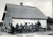 Soldaten des III. Bataillons des IV. Thüringischen Infanterie-Regiments 72 in Boratina an einer Zahnhilfsstation
