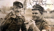 Soldaten des III. Bataillons des IV. Thüringer Infanterie-Regiments 72 genießen eine Mahlzeit im Freien