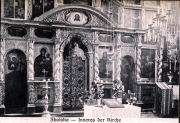 Innenansicht der Kirche in Zboiska mit reichhaltiger Ikonographie und kunstvollem Altar