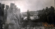 Soldaten des III. Batl. IV Thüring. Inf. Regt. 72 versammeln sich an einem winterlichen Standort während des Ersten Weltkriegs