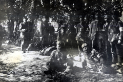 Soldaten des III. Batl. IV Thüring. Inf. Regt. 72 während einer Pause im Freien vor 1918