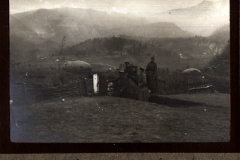 Heer, S.M.W. Zug 48 P.B. 11 bei der Beobachtungsstellung im Gebirge