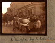 Mobilisierung des S.M.W. Zug 48 P.B. 11 in der Stadt während der Vorbereitungen