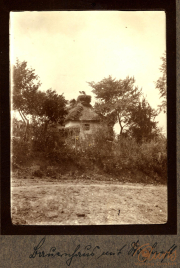 Historisches Bauernhaus mit Reetdach in ländlicher Umgebung des Heer S.M.W. Zug 48 P.B. 11