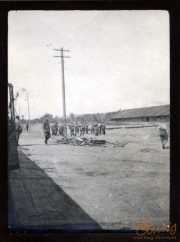 Soldaten bei der Arbeit im Heer, S.M.W. Zug 48 P.B. 11, Lager und Bau auf freiem Gelände