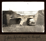 Zufälliger Zugang zur Ruine des alten Bahnhofs in Tarnopol während der Sanierungsarbeiten
