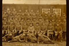 Gruppenbild des Heer Zuges 48 der P.B. 11 in Marmendorf im März 1916