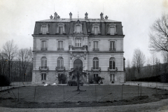 Französisches Herrenhaus mit klassizistischer Fassade während des Ersten Weltkriegs