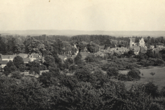 Panoramaansicht eines französischen Dorfes während des Ersten Weltkriegs