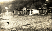 Holzbarackenlager des Infanterie-Regiments 53 in Frankreich während des Ersten Weltkriegs