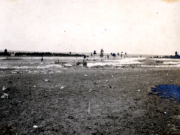 Schlachtfeld in Frankreich mit Soldaten des Infanterie-Regiments 53