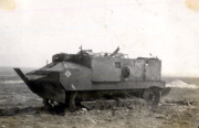 Zerstörter französischer Panzer auf dem Schlachtfeld in Frankreich