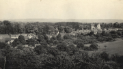 Panoramaansicht eines französischen Dorfes während des Ersten Weltkriegs