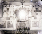 Innenraum einer französischen Dorfkirche während des Ersten Weltkriegs