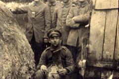 Deutsche Soldaten des Infanterie-Regiments 53 in befestigter Stellung in Frankreich