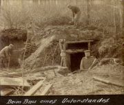Beim Bau eines Unterstandes - Deutsche Soldaten beim Stellungsbau im Ersten Weltkrieg