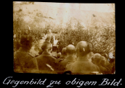 Feldgottesdienst deutscher Soldaten des Landwehr Infanterie Regiments 53 im Ersten Weltkrieg