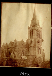 Zerstörte Kirche in Thiescourt bei Noyon, Nordfrankreich 1915