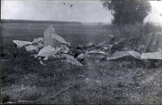 Abgeschossenes französisches Flugzeug auf Feld bei Thiescourt