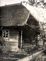 Gribel - Russisches Bauernhaus mit Strohdach im Ersten Weltkrieg