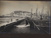 Hafen mit Segelschiffen und Dampfern auf der Krim während des Ersten Weltkriegs