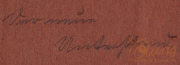 Kreativ handgeschriebene Notizen auf rustikalem Papier mit natürlichem Licht und nostalgischem Flair