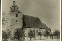Kirche im Dorf