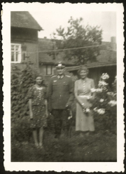 Familie in Uniform