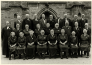 Foto von einer Gruppe alter Männer