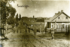 Weltkriegs-Szene in einem Dorf