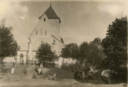 Kirche im Dorf