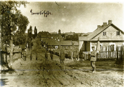 Weltkriegs-Szene in einem Dorf