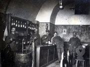 Ein Soldat im Bierlokal