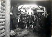 Soldaten im Untergrund