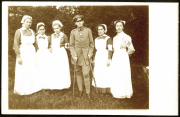 Frauen im Dienst