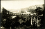 Historische Eisenbahnbrücke im Ersten Weltkrieg
