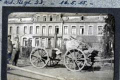 Artilleriefahrzeug der deutschen Truppen im Ersten Weltkrieg am 16. Mai 1915 in einer Stadt