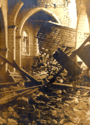 Schwer beschädigte Ruine