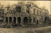 Bild: Zerstörung durch Artillerie im Ersten Weltkrieg