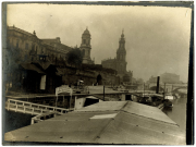 Foto vom Ersten Weltkrieg: Stadtlandschaft mit historischen Bauten