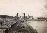 Bauwerke am Ufer der Seine