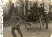 Soldaten im Wagen