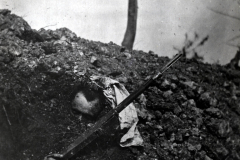Soldat im Schützengraben während des Ersten Weltkriegs, 1. Komp. Kgl. Pr.Garde Res. Pion. Rgt