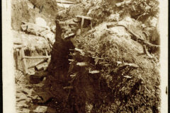 Blick in einen Schützengraben der 1. Kompanie des Königlichen Preußischen Garde-Reserve-Pionier-Regiments im Ersten Weltkrieg