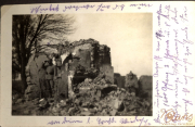 Soldaten der 1. Komp. Kgl. Pr.Garde Res. Pion. Rgt. in den Ruinen während des Ersten Weltkriegs