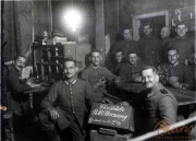 Soldaten der 1. Kompanie des Kgl. Pr. Garde Res. Pion. Rgt. im Ersten Weltkrieg in einem Zeltlager