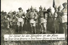 Der Kaiser und der Kronprinz bei den Kämpfern an der Nisne während des Ersten Weltkriegs
